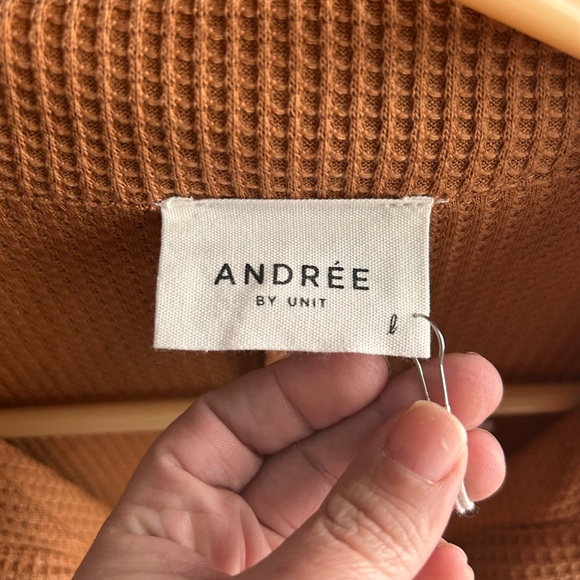 pullover top - Picture 2 of 4